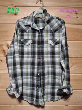 Wrangler Men's Plaid Western Button-Down Shirt